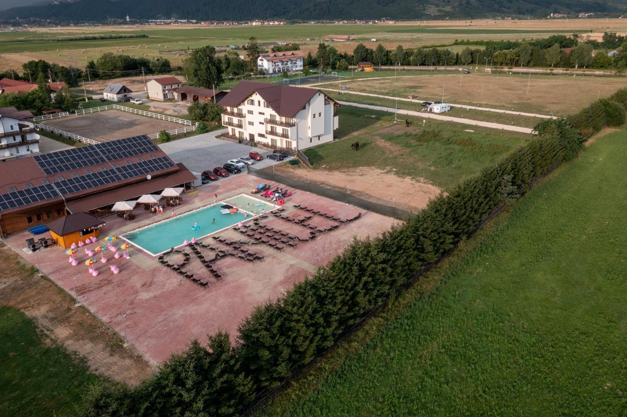 Complex Panicel Râşnov Exterior photo